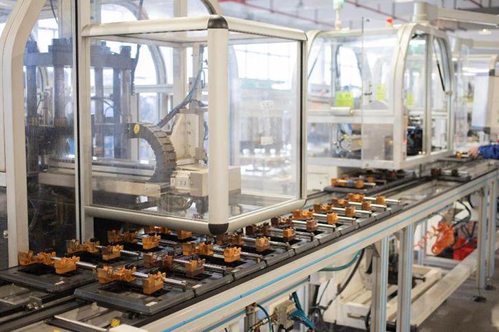 Centrum pro výrobu motorů2